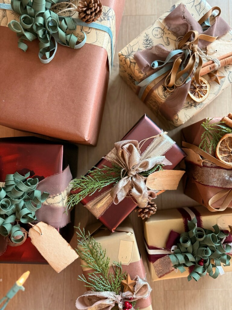 how to make a gift look nice, unique gift wrapping paper